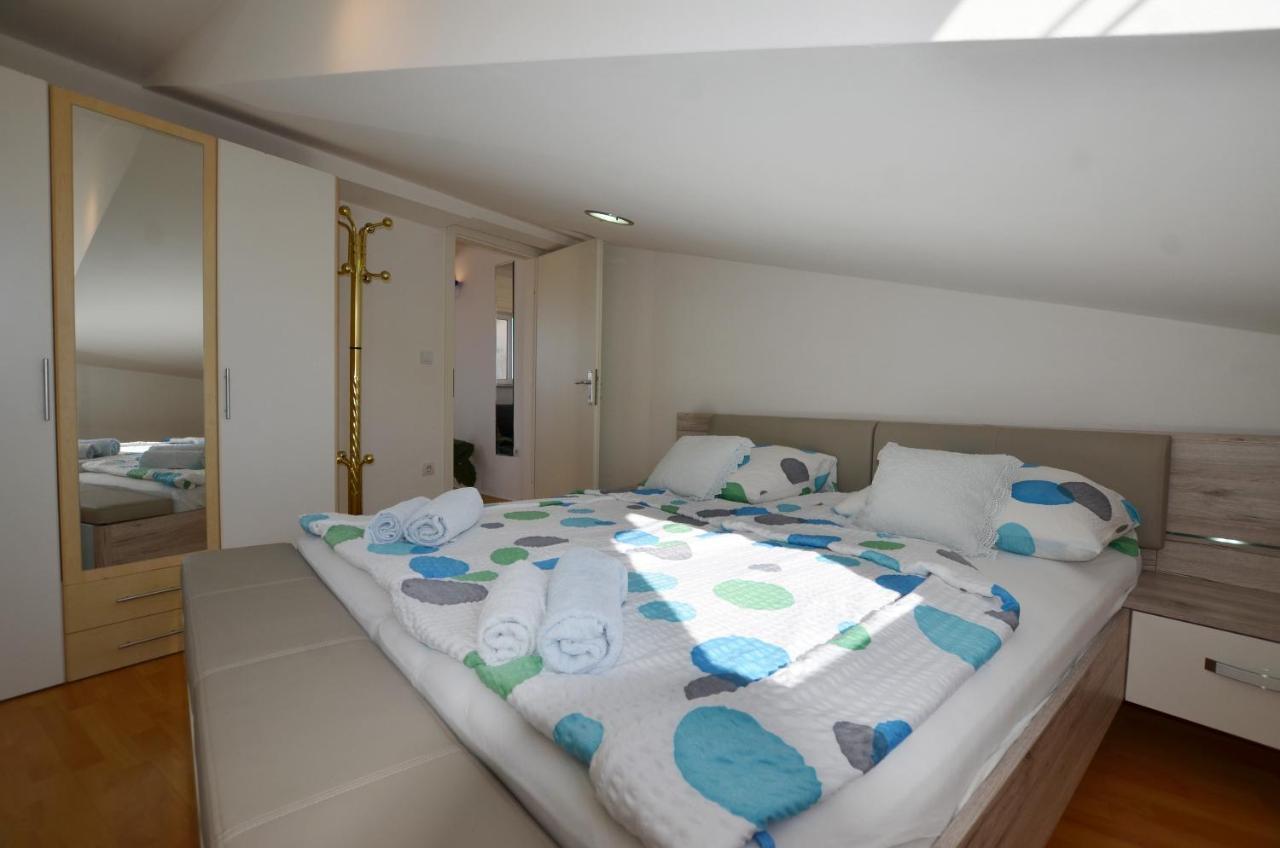 Peter Apartment ロヴィニ エクステリア 写真